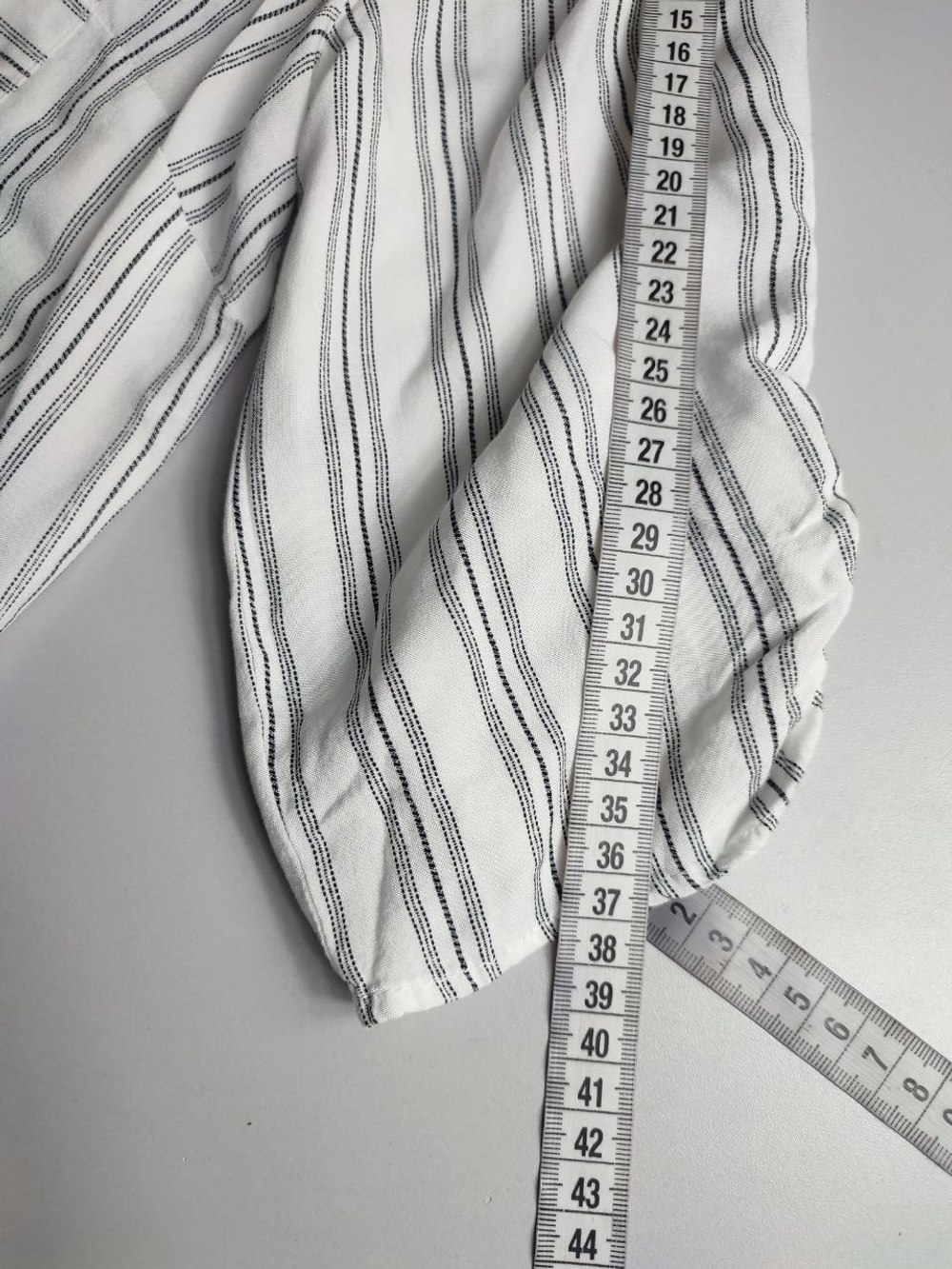 Блузка PAPAYA  из вискозы в стильную полоску 46 размер