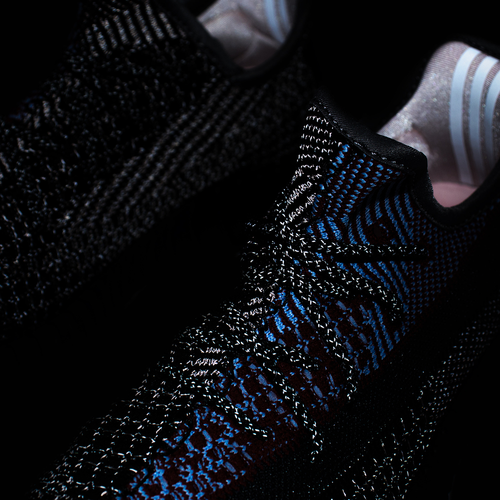 Кроссовки Adidas Yeezy 350 boost v2 Wmns Yecheil