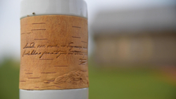 Кружка большая фарфоровая без ручки c берестой и с цитатами Лермонтова. Lermontov forever.