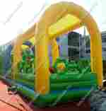 Надувной батут "Весёлая плантация" 12*5*6 м