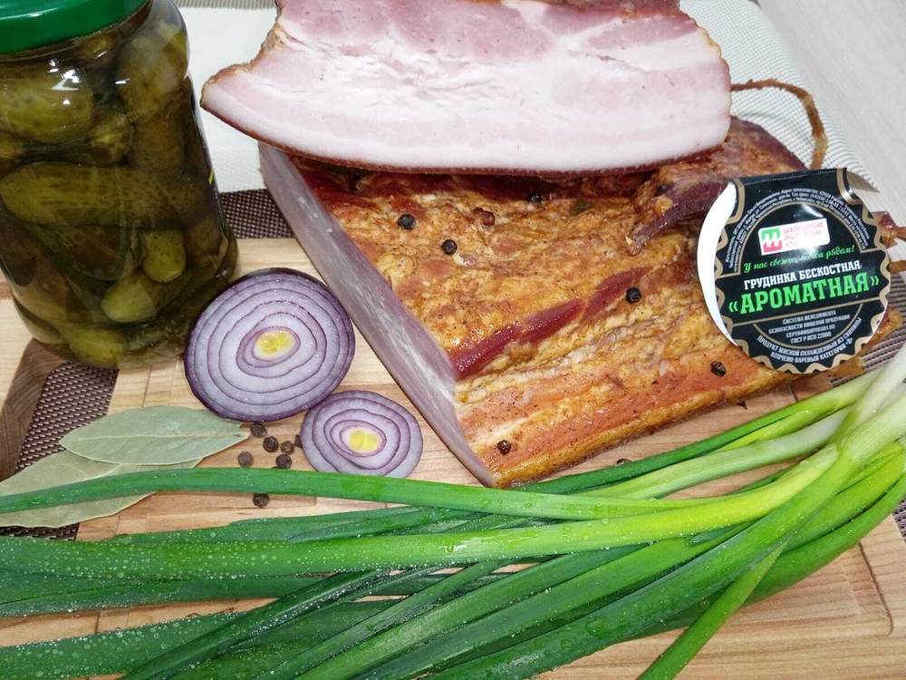 Грудинка бескостная Ароматная цена из свинины (100 гр)