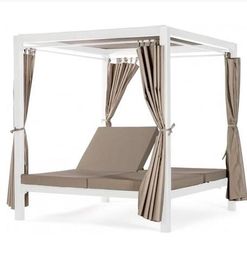 Лаунж-зоны и бунгало