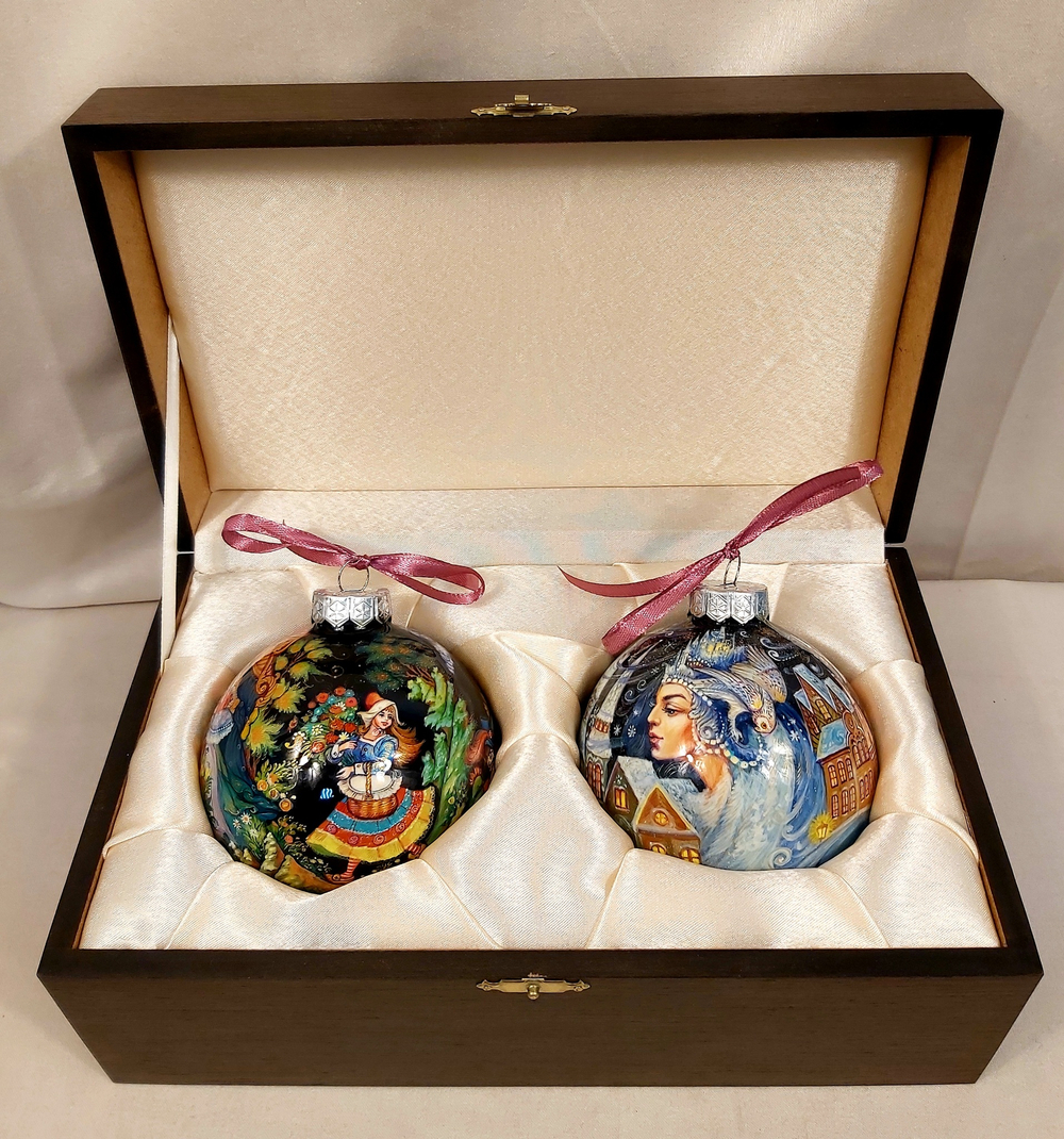 Набор новогодних шаров с полной росписью "Красная шапочка" и "Снежная королева"