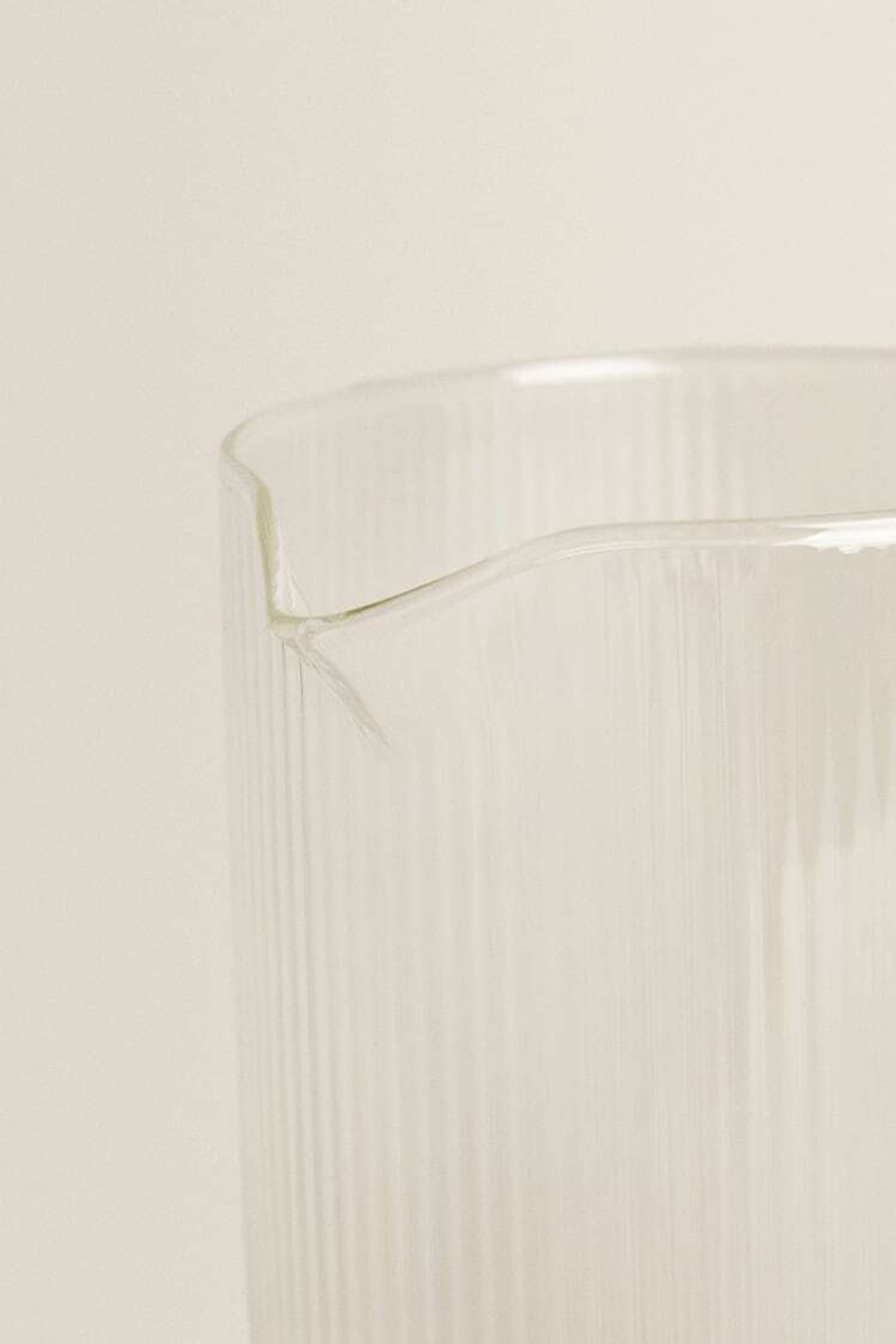 ZARA HOME КУВШИН ИЗ БОРОСИЛИКАТНОГО СТЕКЛА С ЛИНЕЙНЫМ ДИЗАЙНОМ, БЕЛЫЙ