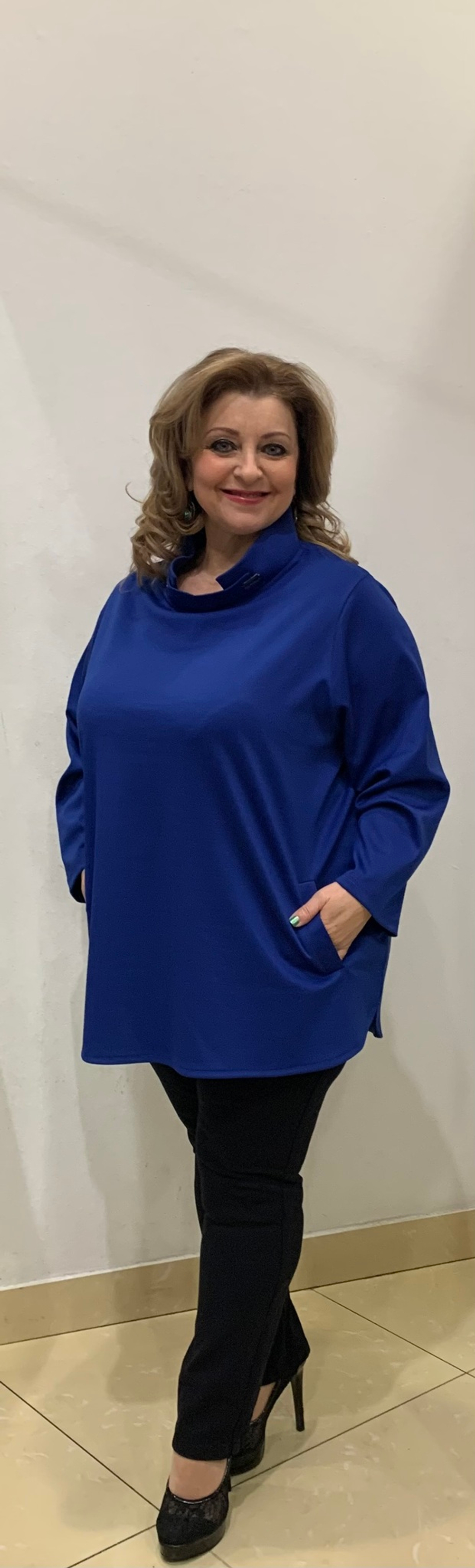 Блузон-туника с оригинальной горловиной