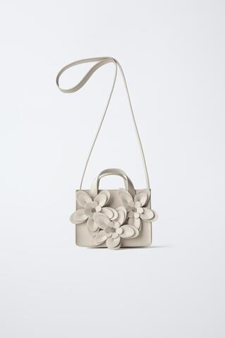 ZARA СУМКА С ПЛЕЧЕВЫМ РЕМНЕМ И ЦВЕТОЧНЫМИ ДЕТАЛЯМИ 3D, ЭКРЮ