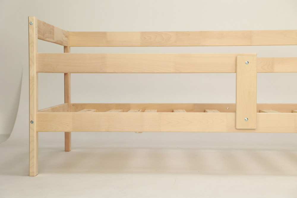 Кровать подростковая "Софа" 140*70 см без покраски 1 борт, (ДМВ)