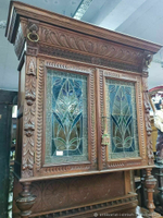 Старинный буфет с витражами