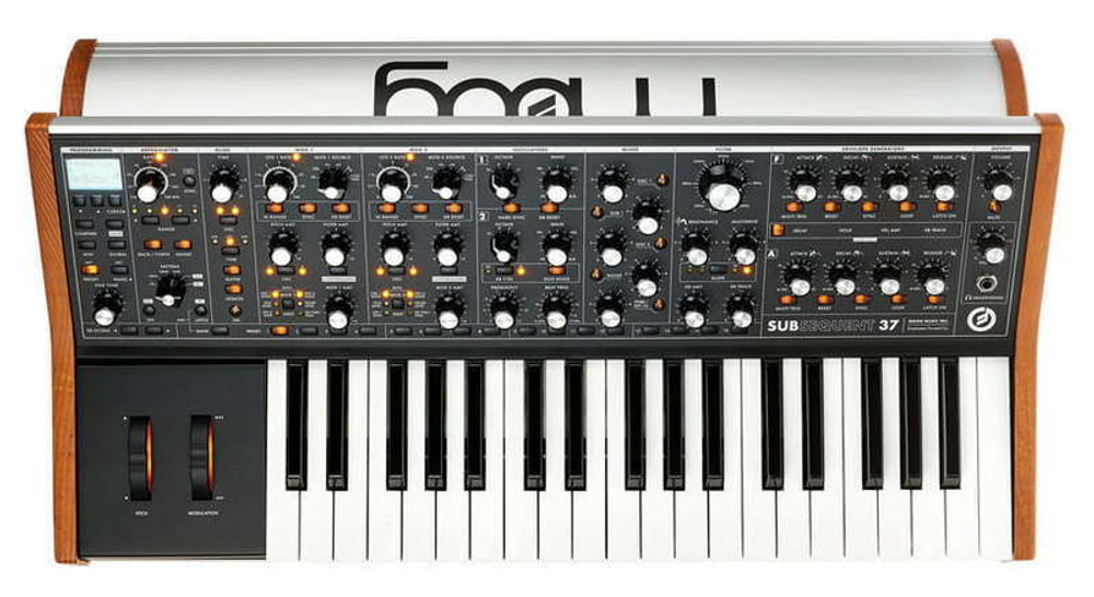 Moog Subsequent 37