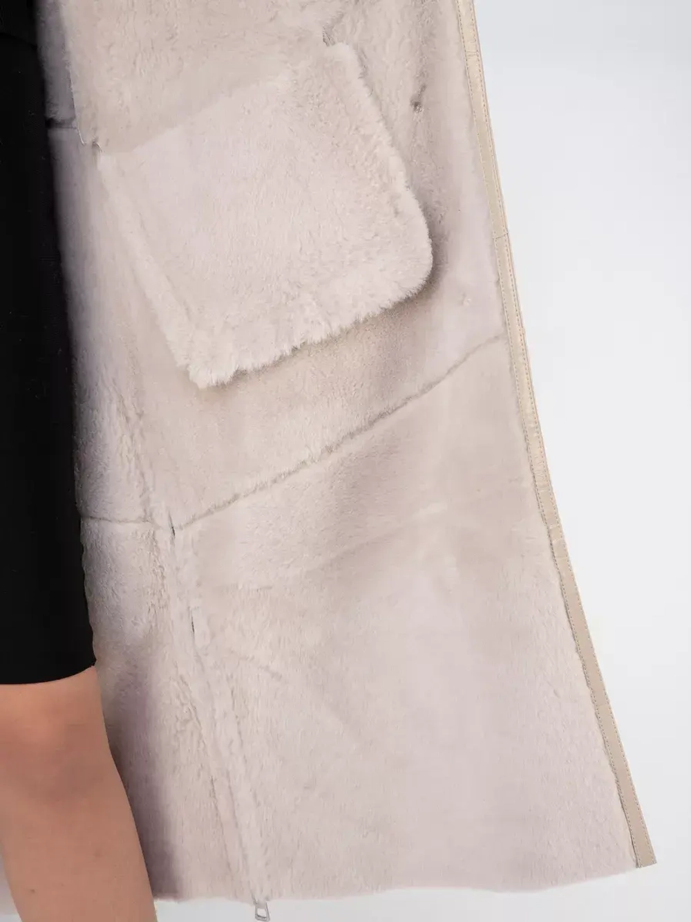 Дубленка зимняя натуральная с капюшоном