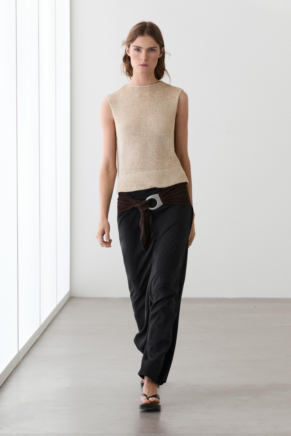 Massimo Dutti Трикотажный топ со льном, бежевый