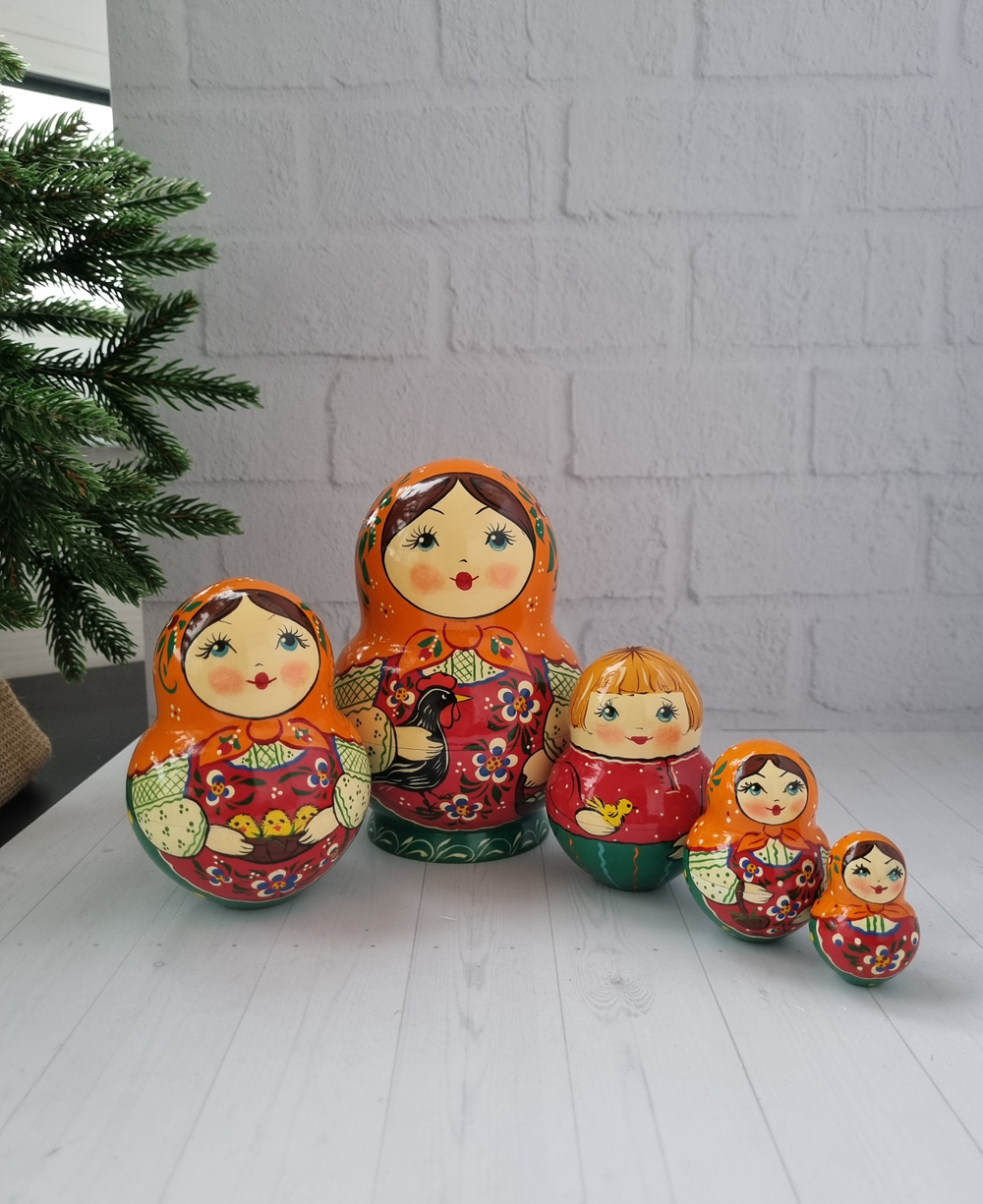 Матрешка "С курочкой" традиция 5м 15см пузатая