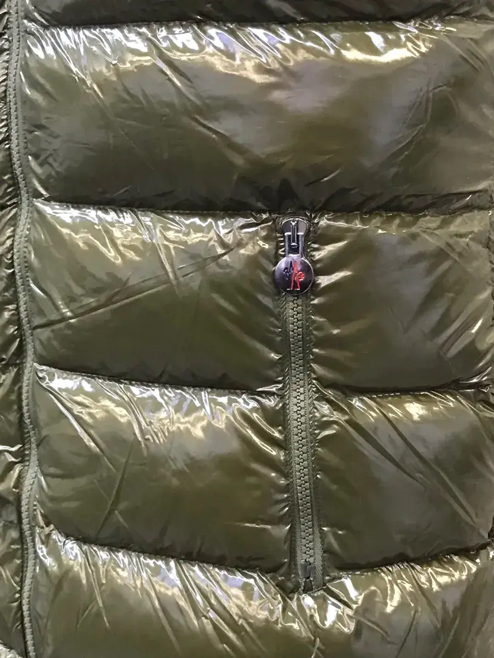 Жилет с капюшоном безрукавка утепленная