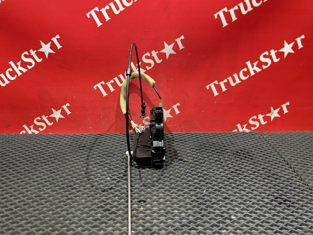 Замок двери левой 2023г.