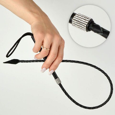 Черная однохвостая плеть со стразами - 65 см. (Цвет: черный)