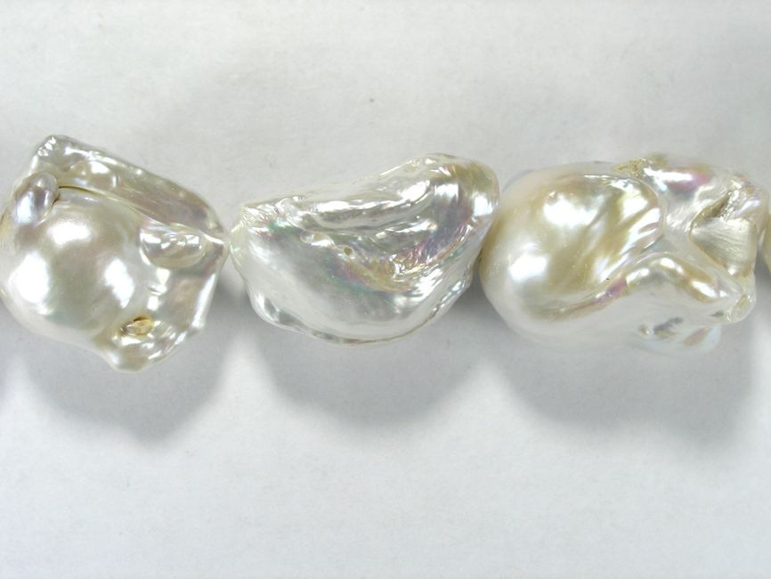 Бусина из жемчуга пресноводного культивированного белого, фигурная, 21x15 - 29x18 мм (капля, гладкая)