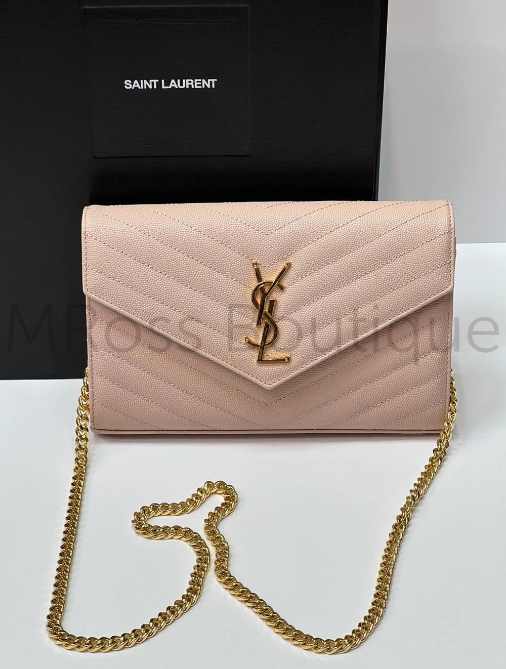 Розовый клатч Cassandre Saint Laurent Matelasse