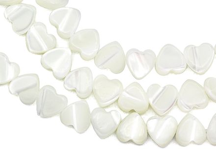 Перламутровые бусины Сердце 8,5мм, нить