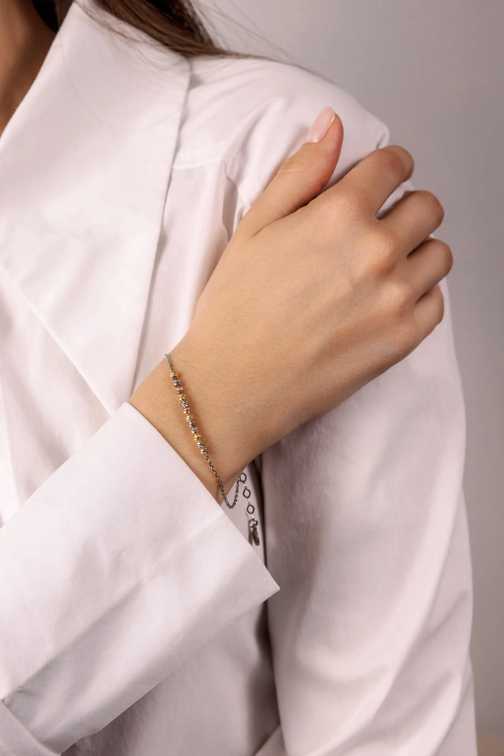 Браслет с шарами и алмазными гранями триколор