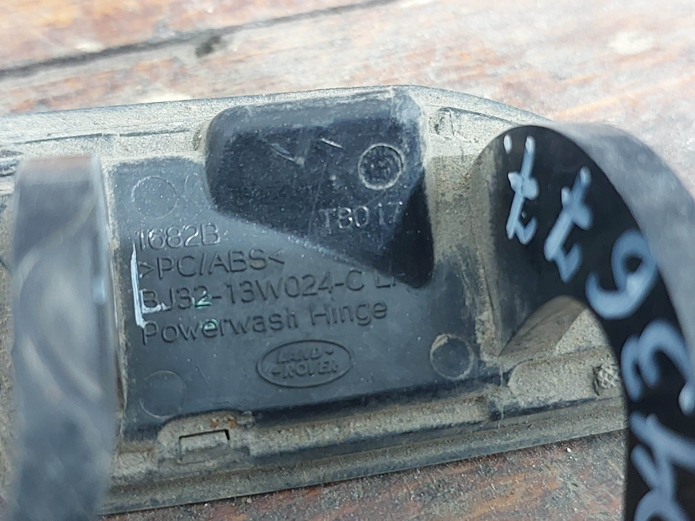 Крышка омывателя левая Range Rover Evoque 1 11-18 Б/У Оригинал BJ3213W024C