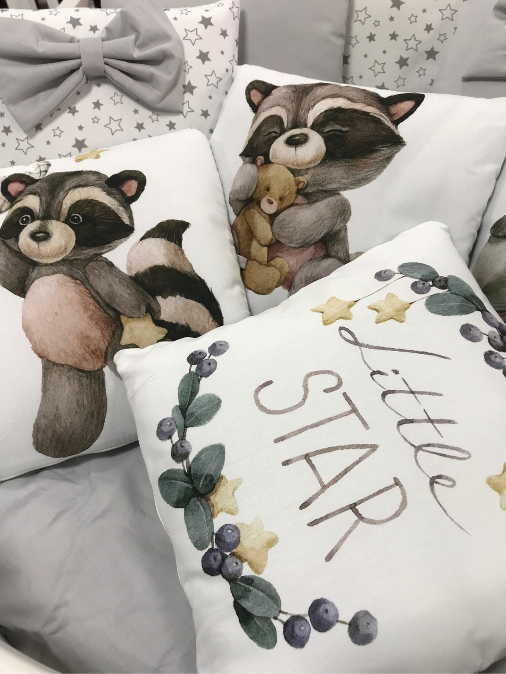 Комплект в кроватку 18 предметов "Енотики" серый, сатин