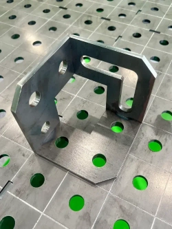 Угол 3D 100х100х100 (4шт) - оснастка для сборочных, монтажных, сварочных столов d16