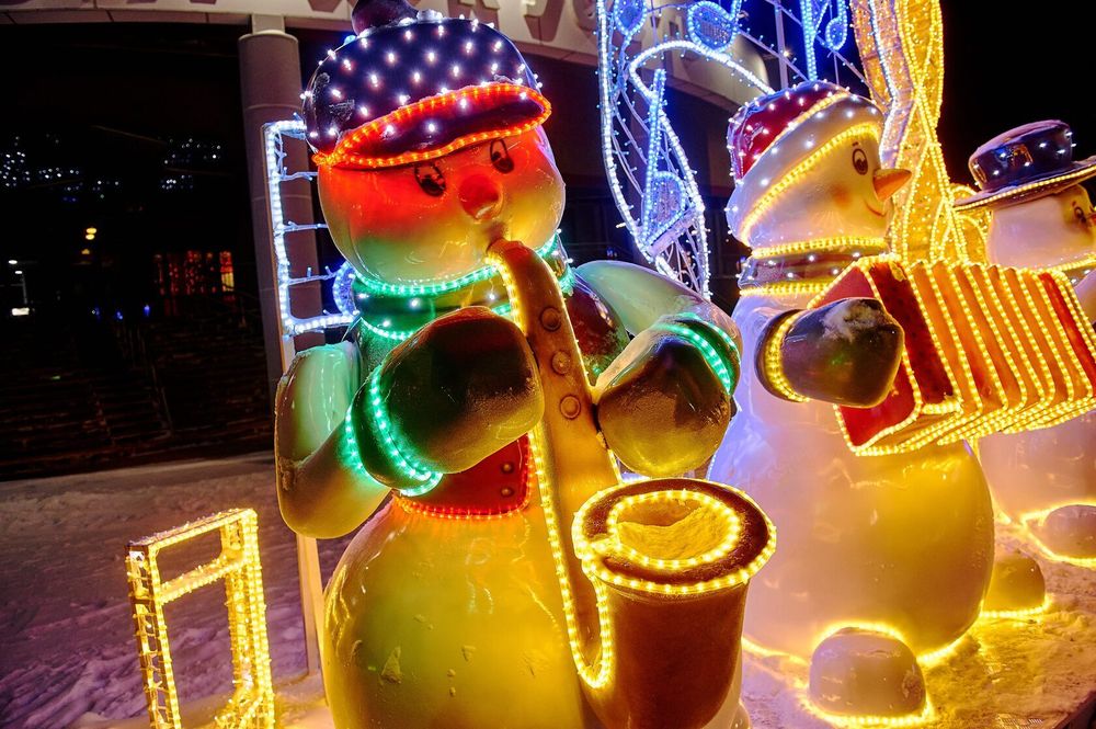 Уличные фигуры "Снеговики музыканты"