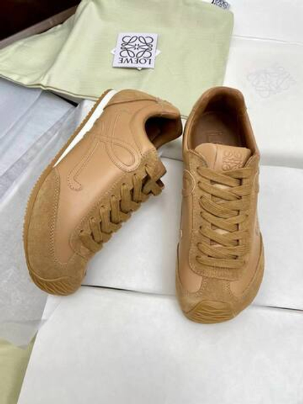 Женские кроссовки Loewe Ballet Runner коричневого цвета с узорами