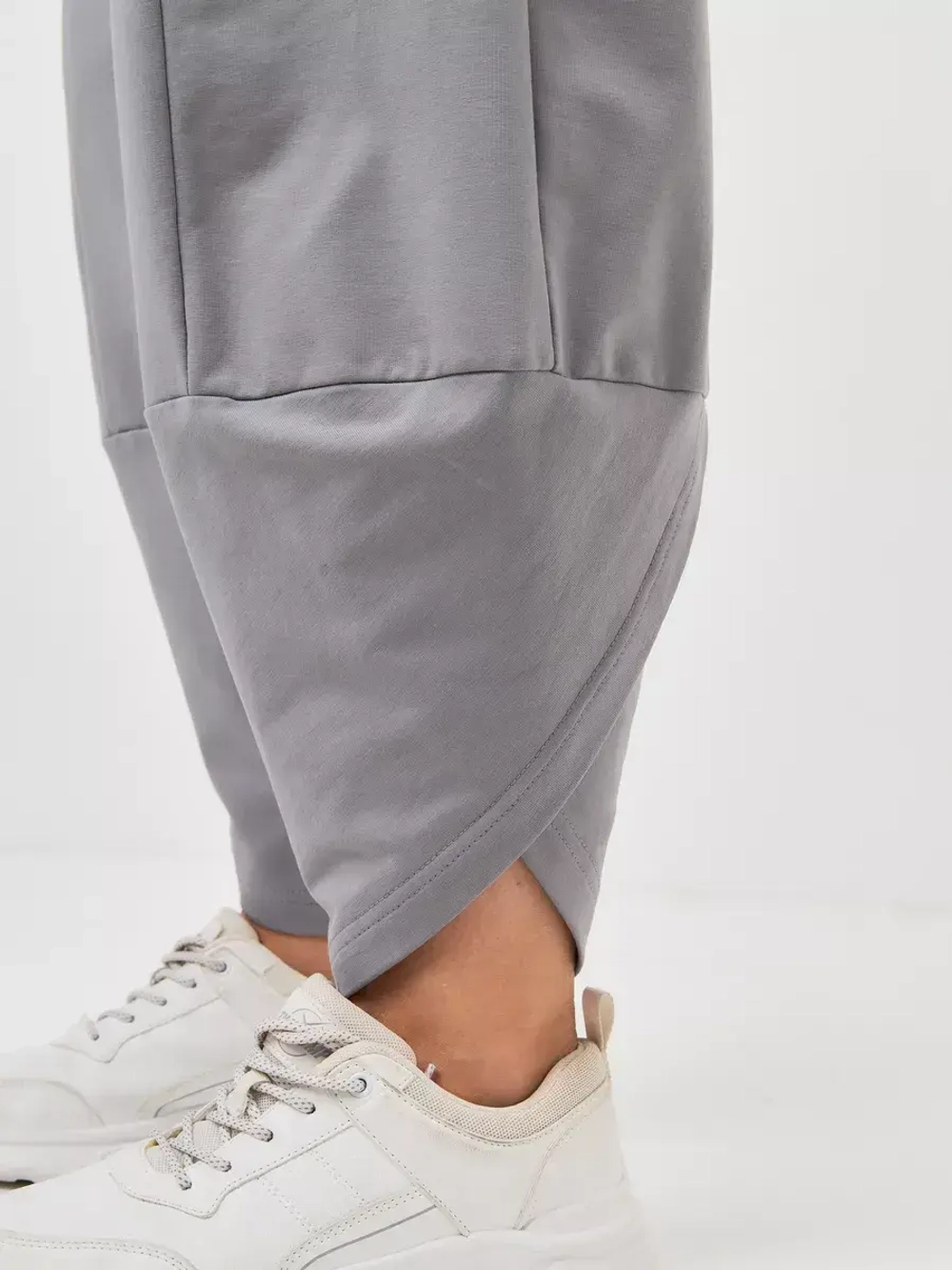 Брюки бананы трикотажные