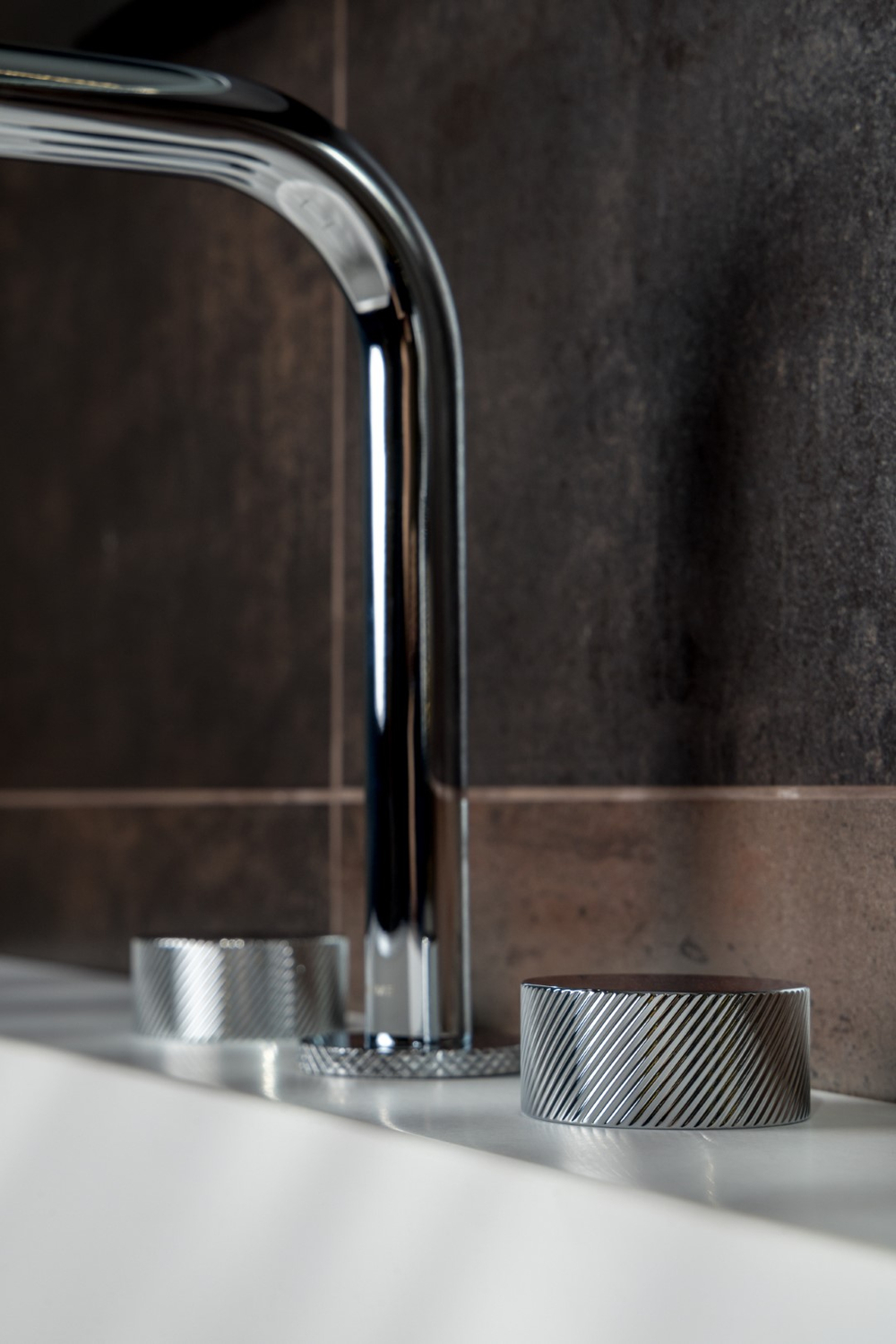 Смеситель на столешницу STICK SPIRALE на 3 отв. CHROME