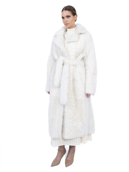 Женское норковое пальто-халат.