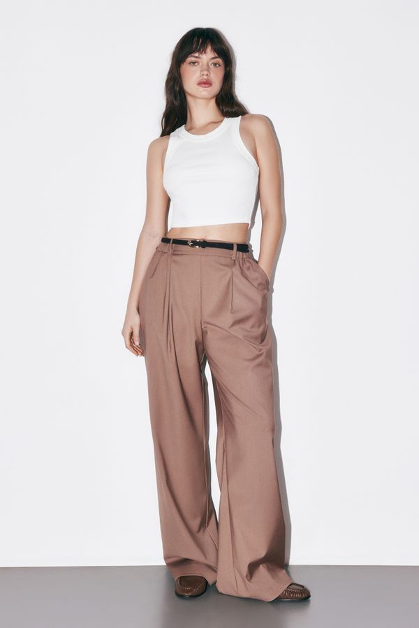 Брюки с поясом на резинке 
