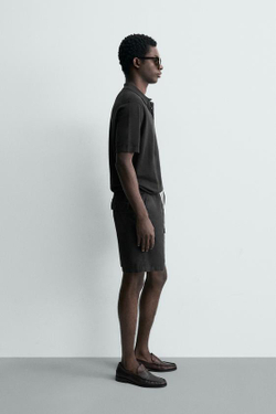 ZARA ШОРТЫ REGULAR FIT С ЭФФЕКТОМ ПОТЕРТОСТИ, ЧЕРНЫЙ