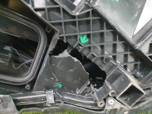 Битая Фара левая Mercedes GLA x156 (2017-2020) LED