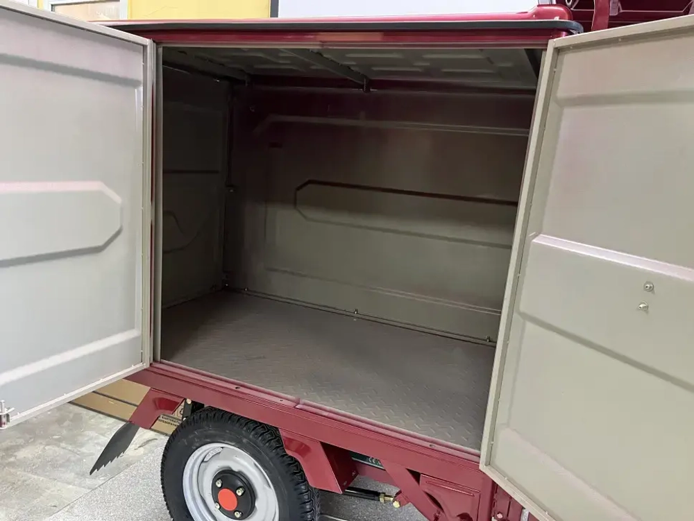 Электротрицикл грузовой Green Camel Тендер 3 (1500W 40км/ч) закрытый кузов, понижающая