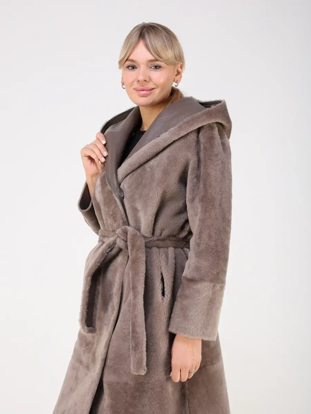 Дубленка зимняя шуба натуральная с капюшоном двухсторонняя