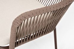 "Лион" стул плетеный из роупа, каркас из стали коричневый (RAL8016) муар, роуп коричневый круглый, ткань бежевая 052