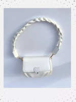 Сумка через плечо маленькая.