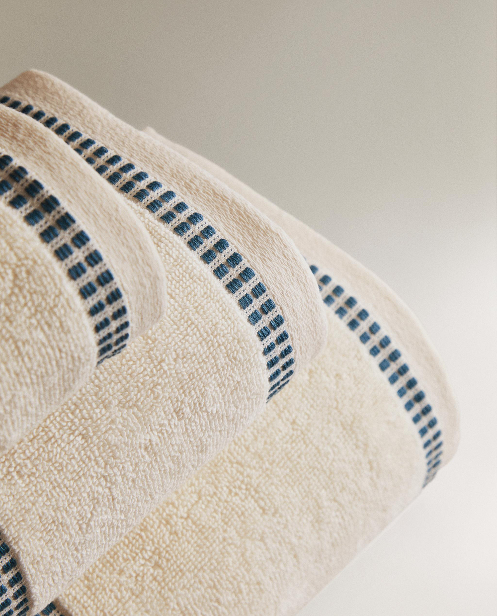 Zara Home Полотенце для лица и рук из хлопка, слоновая кость · 2592/013