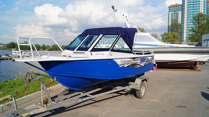 Лодка BERKUT L-Fisher