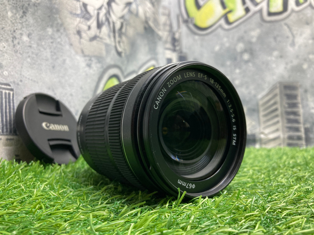 Canon EF-S 18-135mm 3.5-5.6 IS STM