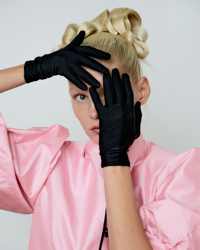 Перчатки из черного бифлекса короткие