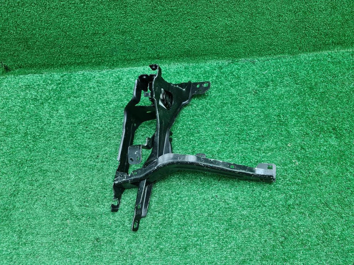 Кронштейн фары левый BMW X5 G05 (2018-н.в.)