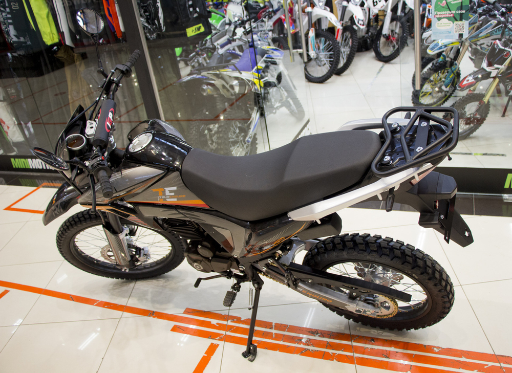Мотоцикл Regulmoto Tour Enduro (c баланс. вал., 5 скоростей) ПТС (черный/оранжевый)