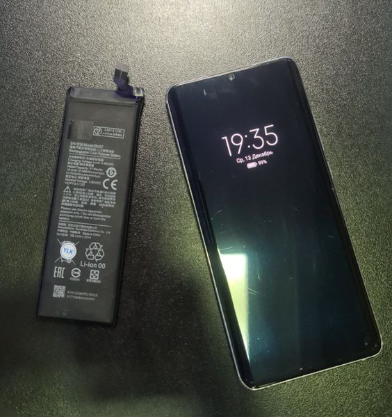 Xiaomi Mi 10 Lite: Замена вздувшегося аккумулятора