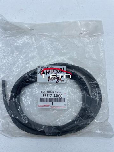 Уплотнитель лобового стекла 56117-44030 5611744030