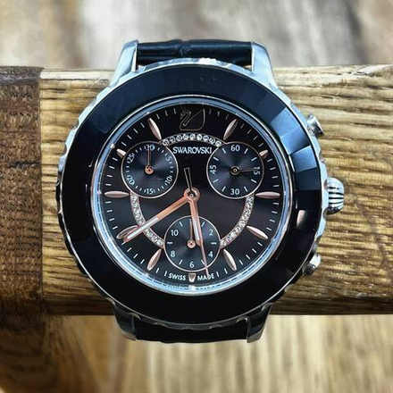 Часы Swarovski
