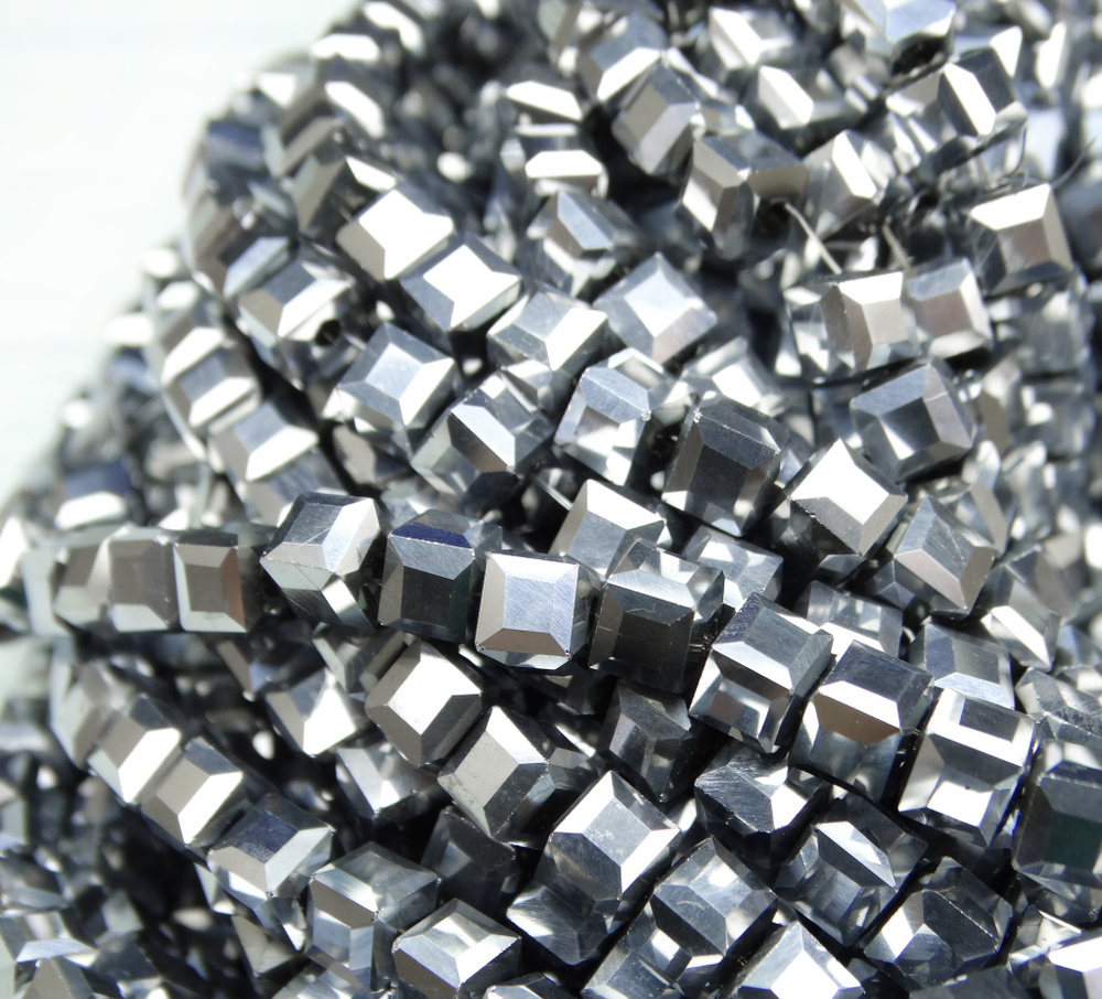 БВЛ001НН3 Хрустальные бусины квадратные, цвет: серебро металлик, размер 3 мм, кол-во: 63-65 шт.