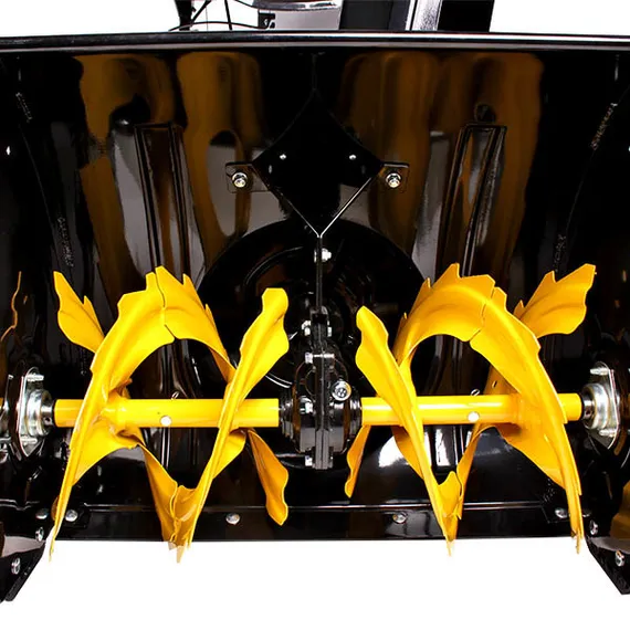 Бензиновый снегоуборщик "CHAMPION" ST662E