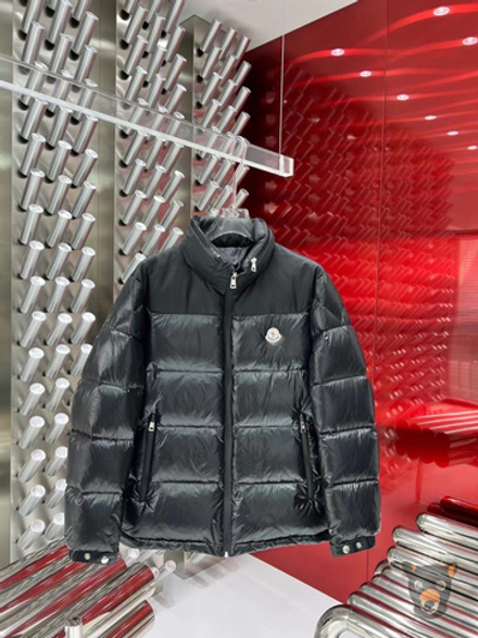 Пуховик Moncler